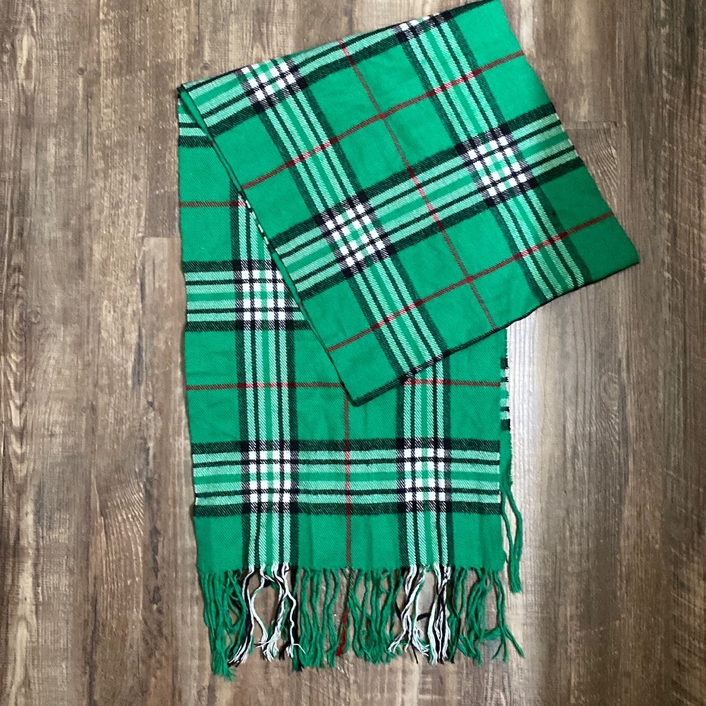 Cashmere scarf made in Scotland
